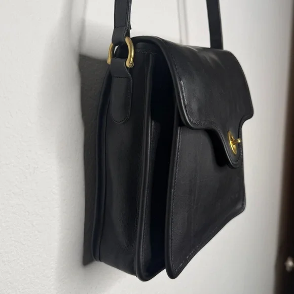 Coach Vintage Shelton Black Glove Tanned Leather Crossbody Bag Brass Hardware - Picture 4 of 11